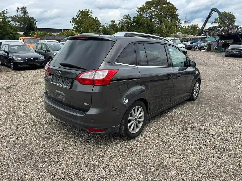 Używany Ford Grand C-Max Titanium 125 KM (91 kW) 2017 Szary Minivan