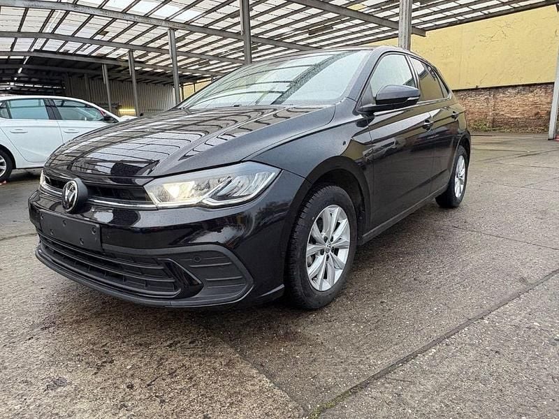 Schwarz Gebraucht 2023 VW Polo Life Limousine | 18.490 € (Superpreis) - Bild 1/4