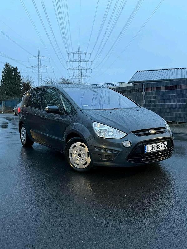Andere farben Gebraucht 2012 Ford S-MAX S Van / Kleinbus | 3.300 € (Superpreis) - Bild 1/4