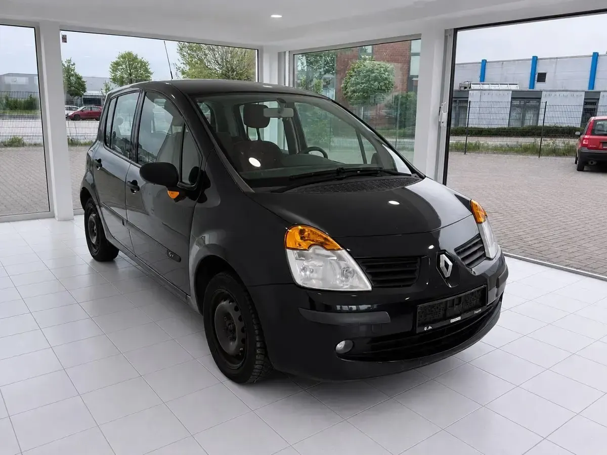 Używany Renault Modus 75 KM (55 kW) 2005 Czarny Minivan