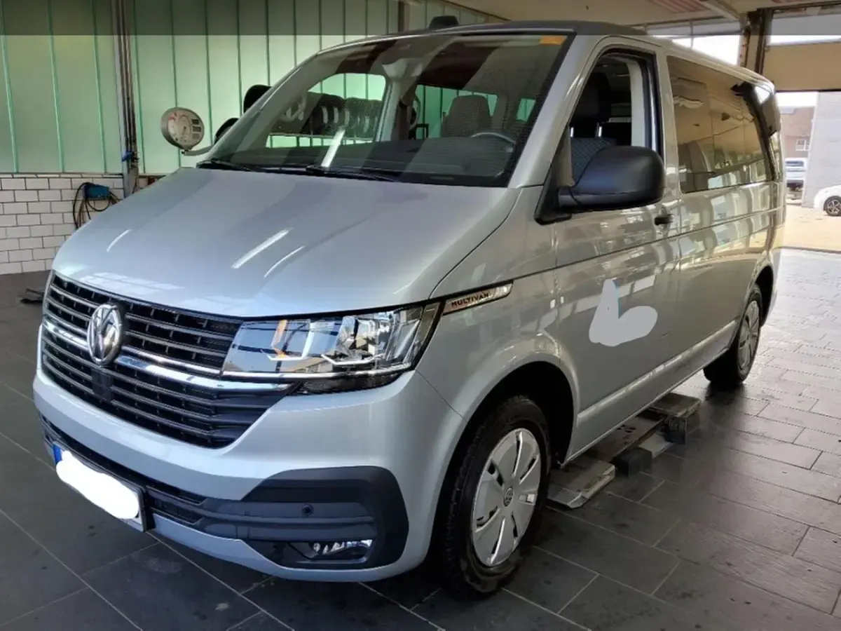 Używany VW Multivan Trendline 150 KM (110 kW) 2021 Minivan