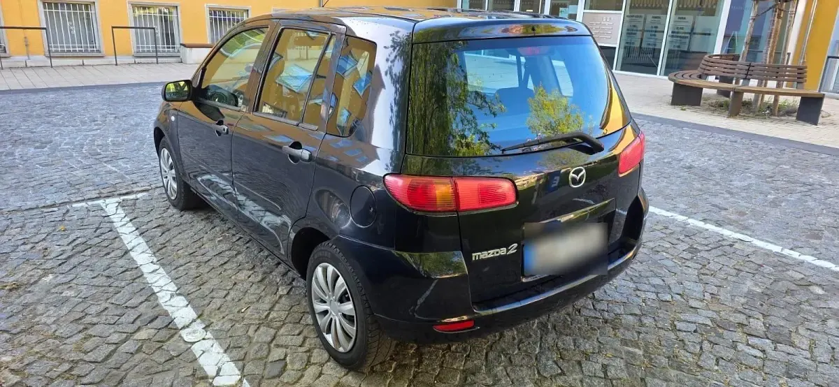 Usata Mazda 2 80 CV (58 kW) 2004 Nero Utilitaria