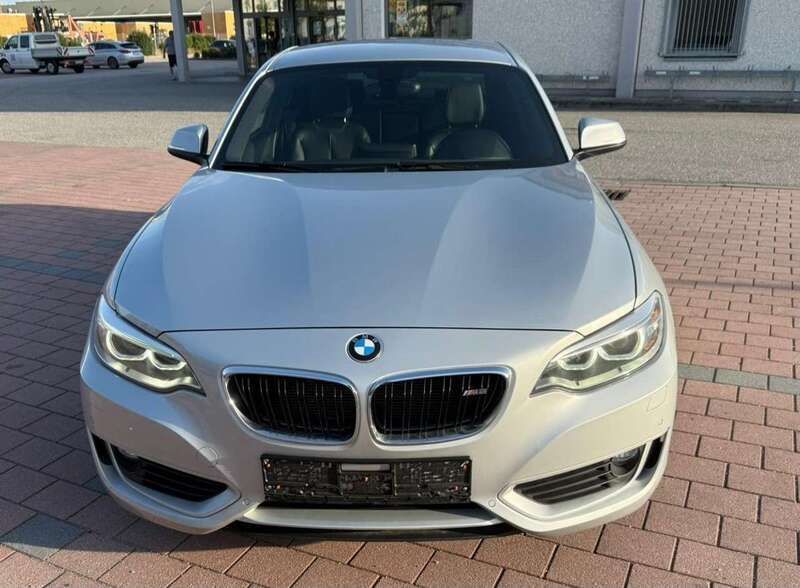 Grau Gebraucht 2014 BMW 220 Coupé | 13.999 € (Guter Preis) - Bild 1/4