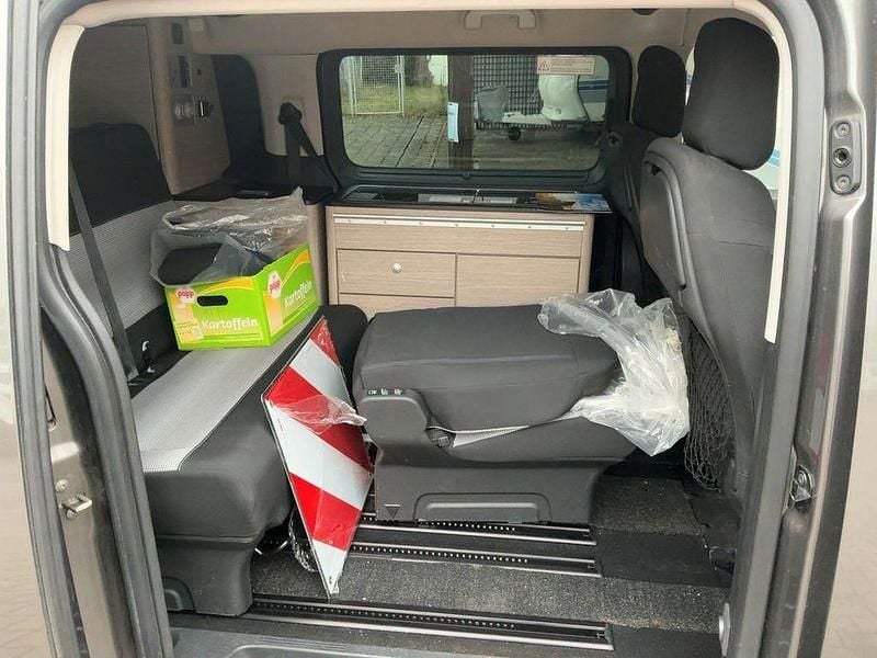 Używany Citroën Jumpy Feel 179 KM (131 kW) 2018 Szary Minivan
