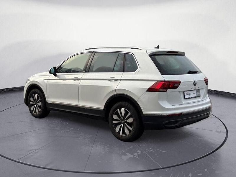 Gebraucht VW Tiguan Life 150 PS (110 kW) 2024 Oryxweiß perlmutteffekt SUV