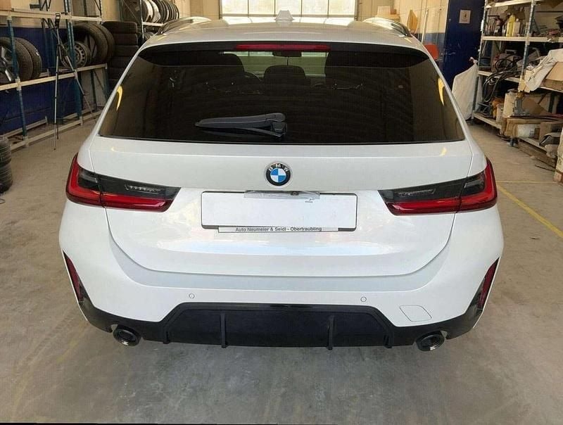 Gebraucht BMW 320 M Sport 190 PS (139 kW) 2023 Weiß Kombi