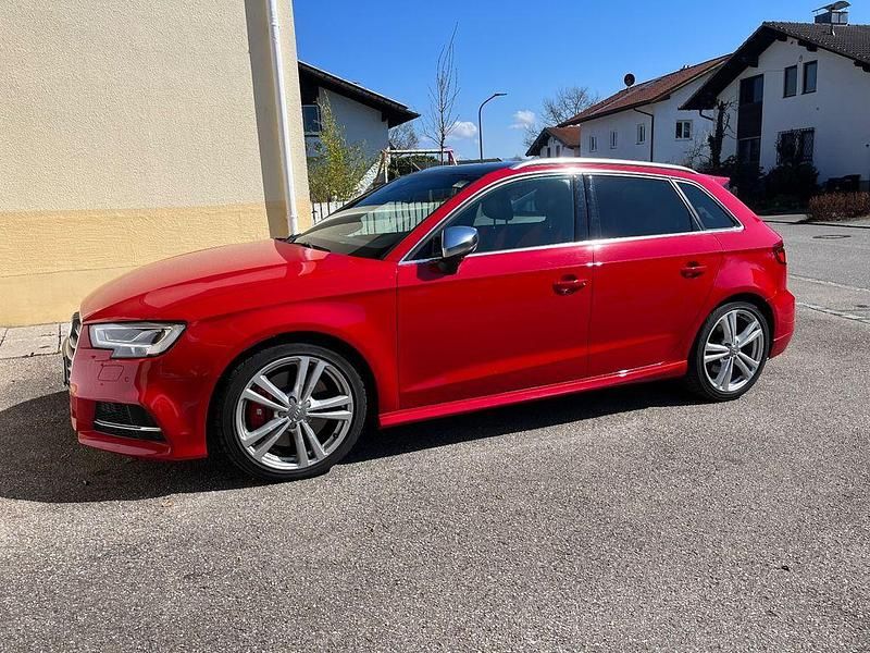 Rot Gebraucht 2017 Audi S3 Sport Limousine | 26.000 € (Superpreis) - Bild 1/4