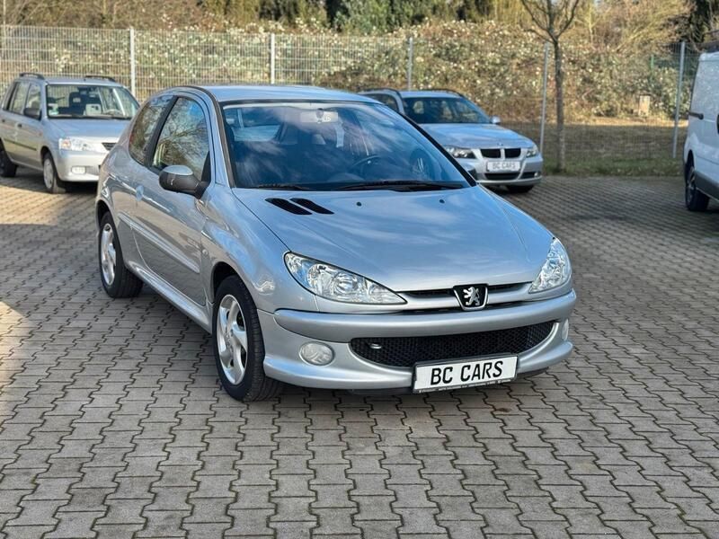 Silber Gebraucht 2005 Peugeot 206 Kleinwagen | 1.650 € (Fairer Preis) - Bild 1/4
