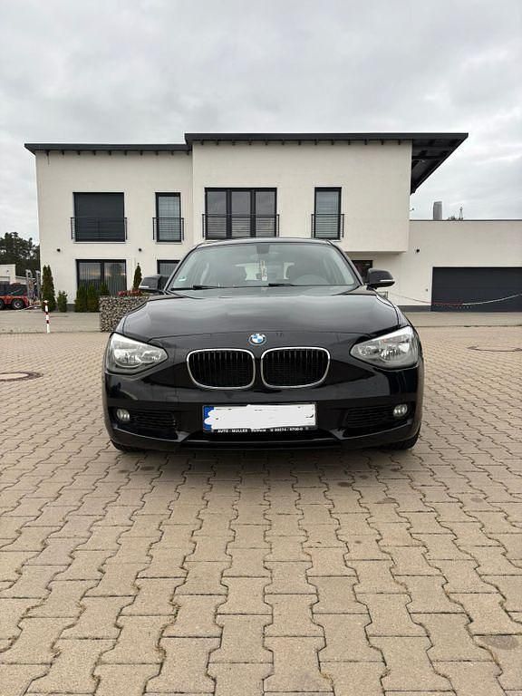 Schwarz Gebraucht 2013 BMW 116 Kleinwagen | 5.500 € (Fairer Preis) - Bild 1/4