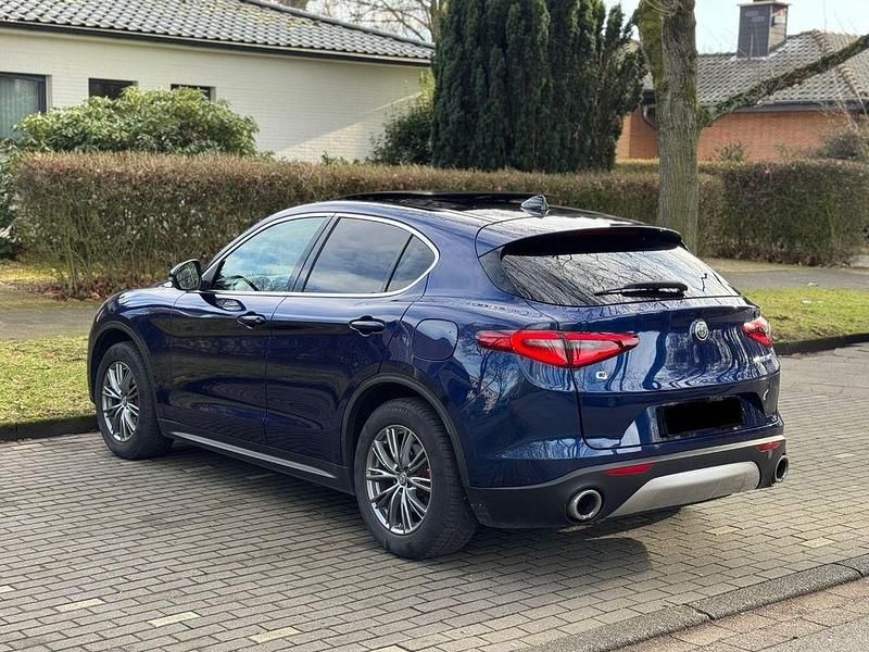 Gebraucht Alfa Romeo Stelvio Veloce 280 PS (205 kW) 2018 Blau SUV