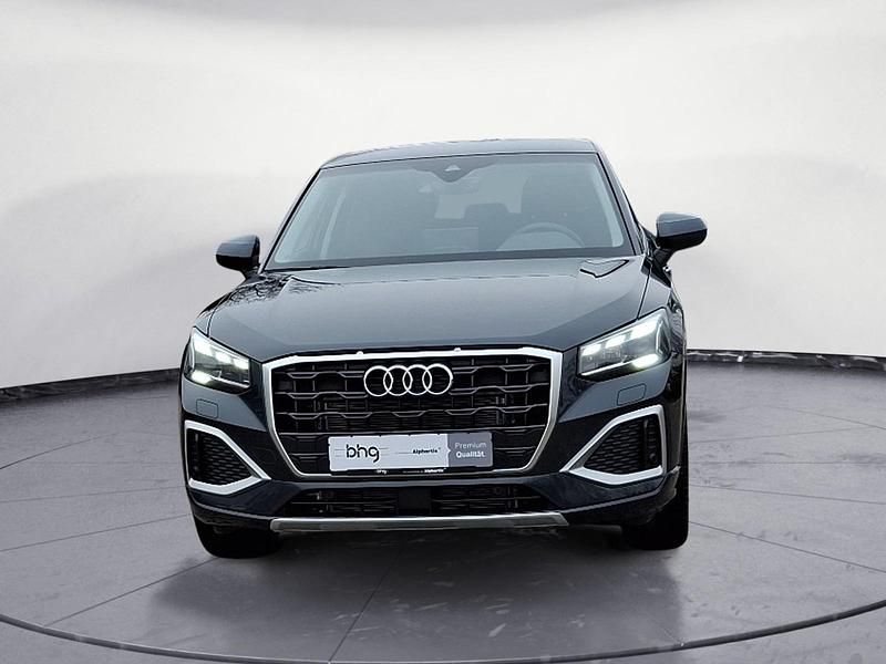 Neu Audi Q2 Advanced Plus 150 PS (110 kW) 2025 Grau SUV
