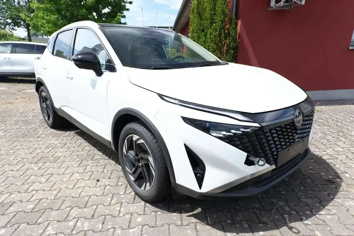 Neu Nissan Qashqai 360º 158 PS (116 kW) 2026 Pearl white perleffekt SUV