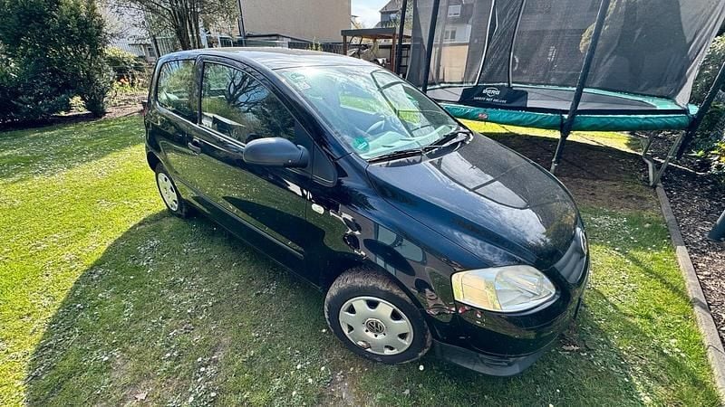 Gebraucht VW Fox 54 PS (39 kW) 2007 Schwarz Kleinwagen