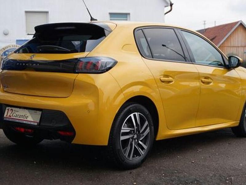 Gebraucht Peugeot 208 Allure 101 PS (74 kW) 2021 Jaune faro Kleinwagen