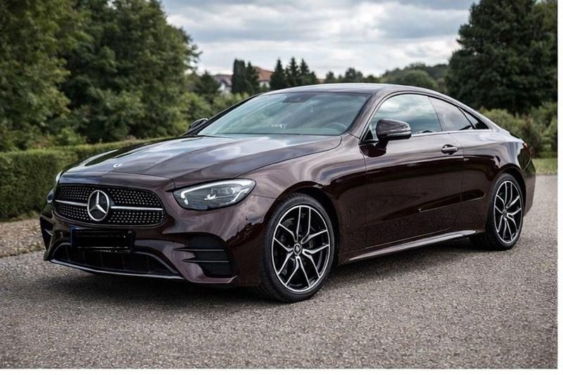 Gebraucht Mercedes E300 265 PS (194 kW) 2022 Rot Coupé