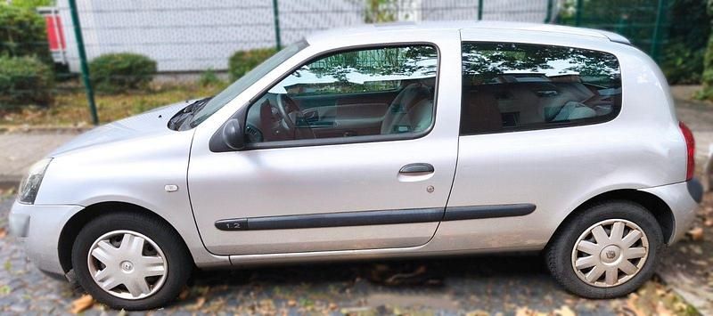 Gebraucht Renault Clio II Extreme 58 PS (42 kW) 2005 Silber Limousine