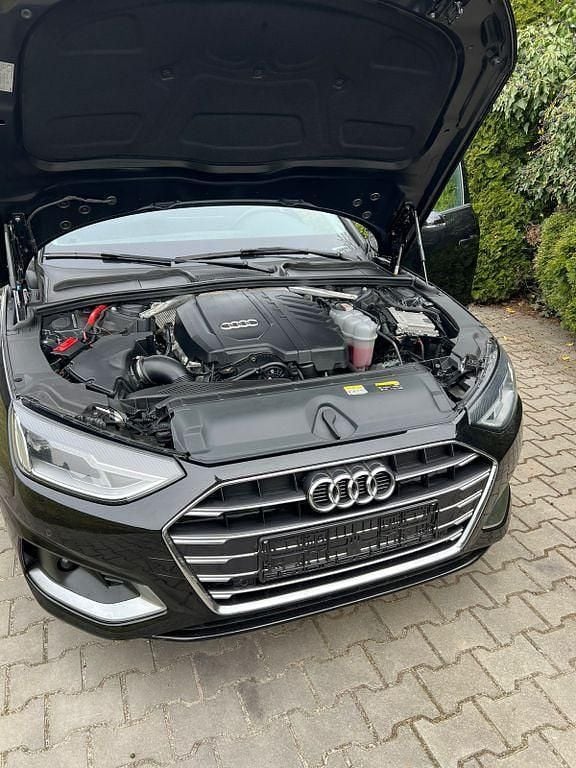 Gebraucht Audi A4 Basis 150 PS (110 kW) 2022 Schwarz Kombi