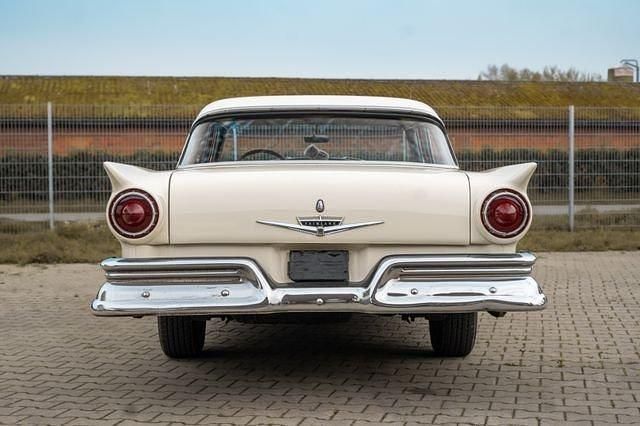 Gebraucht Ford Fairlane 144 PS (105 kW) 1957 Andere farbe Limousine