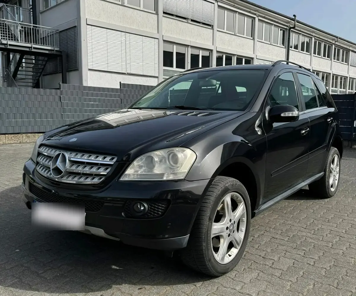Gebraucht Mercedes ML280 190 PS (139 kW) 2008 Schwarz SUV
