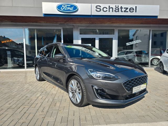 Grau Gebraucht 2019 Ford Focus Vignale Limousine | 21.900 € (Fairer Preis) - Bild 1/4