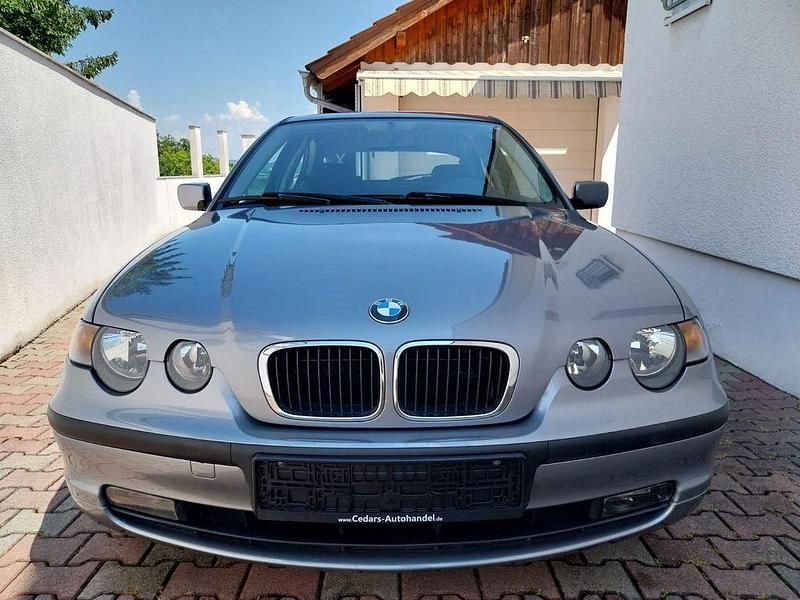 Grau Gebraucht 2003 BMW 318 Compact Kleinwagen | 3.750 € (Fairer Preis) - Bild 1/4