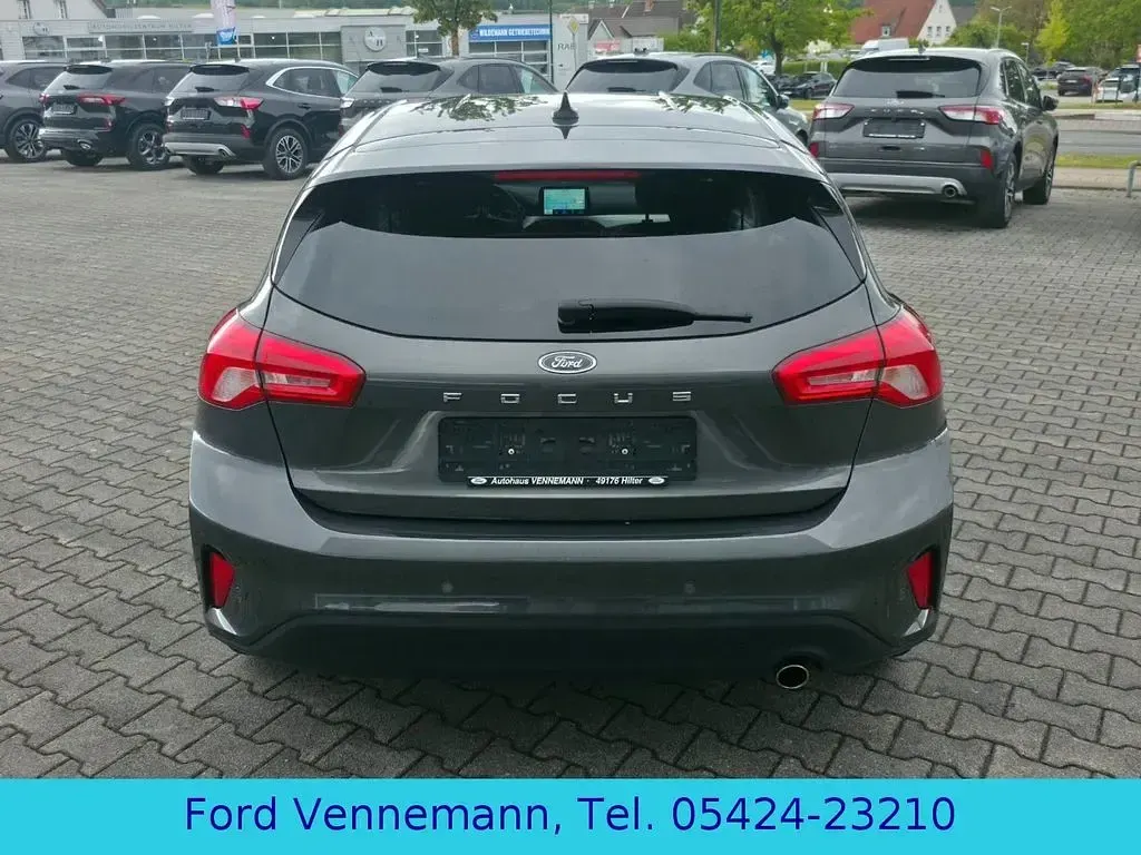 Gebraucht Ford Focus Cool & Connect 125 PS (91 kW) 2019 Grau Limousine