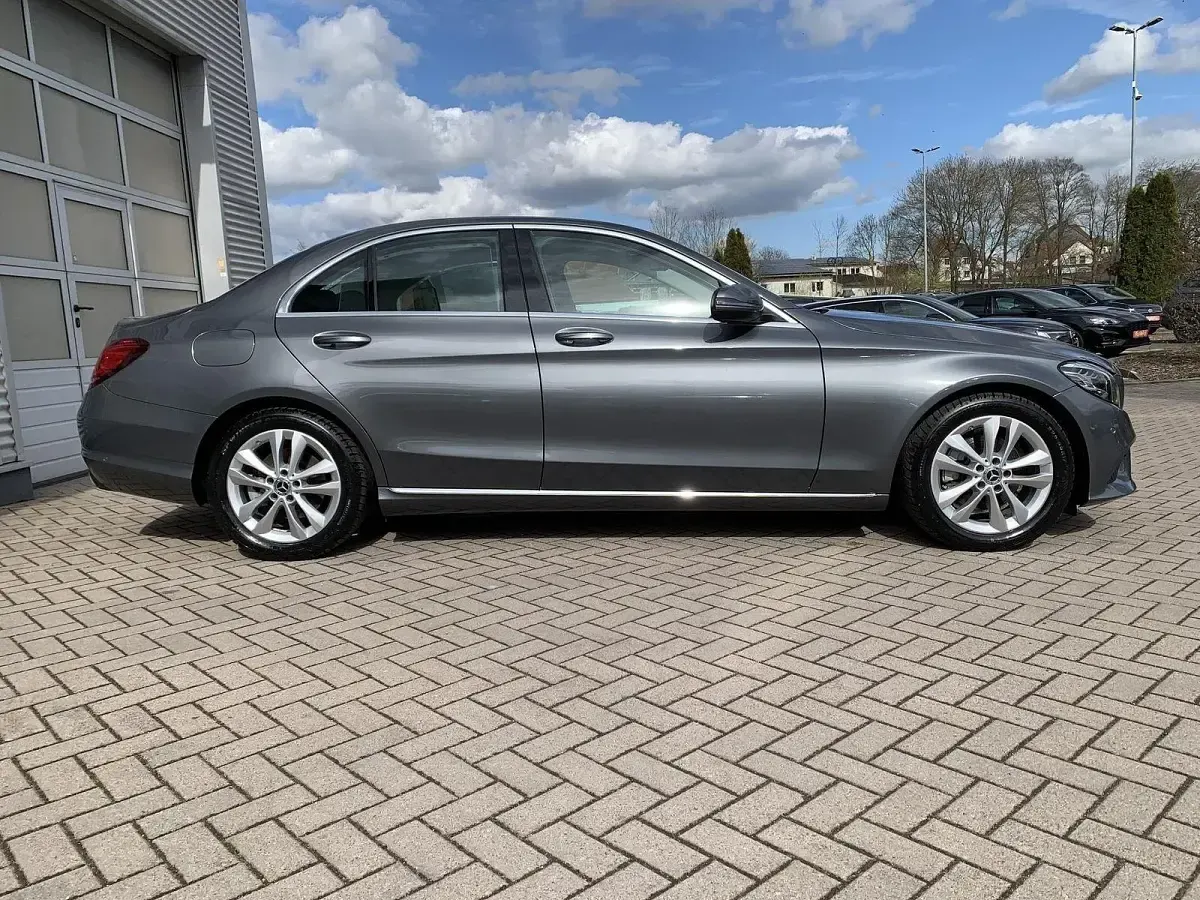 Gebraucht Mercedes C200 184 PS (135 kW) 2020 Grau Limousine