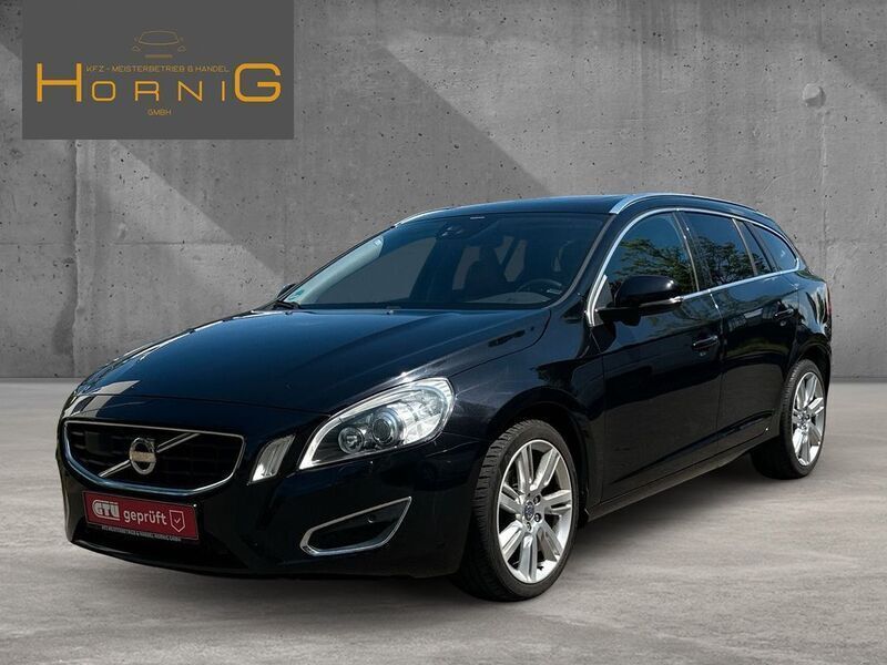 Schwarz Gebraucht 2013 Volvo V60 Summum Kombi | 12.980 € (Etwas zu teuer) - Bild 1/4