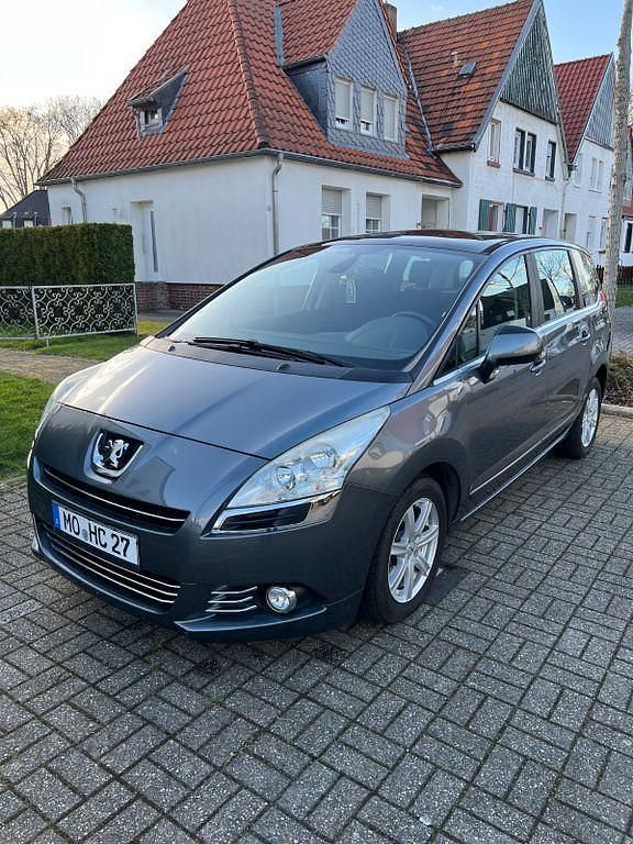 Gebraucht Peugeot 5008 Active 156 PS (114 kW) 2011 Schwarz Van / Kleinbus