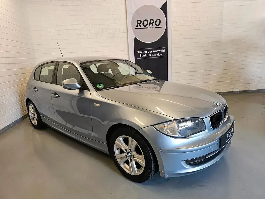Gebraucht BMW 116 122 PS (89 kW) 2011 Blau Kleinwagen
