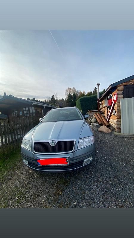 Grau Gebraucht 2005 Skoda Octavia Kombi | 2.000 € (Guter Preis) - Bild 1/4