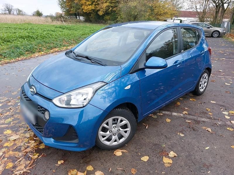 Blau Gebraucht 2020 Hyundai i10 Trend Kleinwagen | 9.249 € (Guter Preis) - Bild 1/4