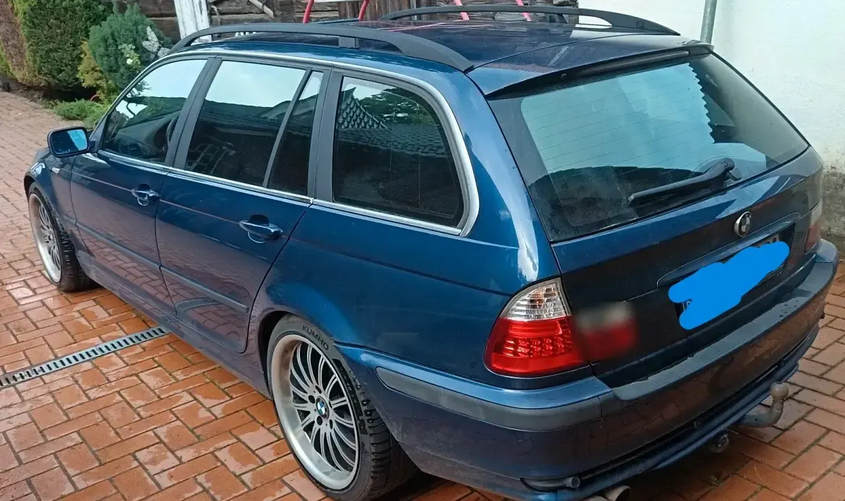 Gebraucht BMW 318 143 PS (105 kW) 2003 Blau Kombi