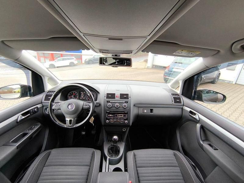 Gebraucht VW Touran Cup 105 PS (77 kW) 2015 Braun Van / Kleinbus