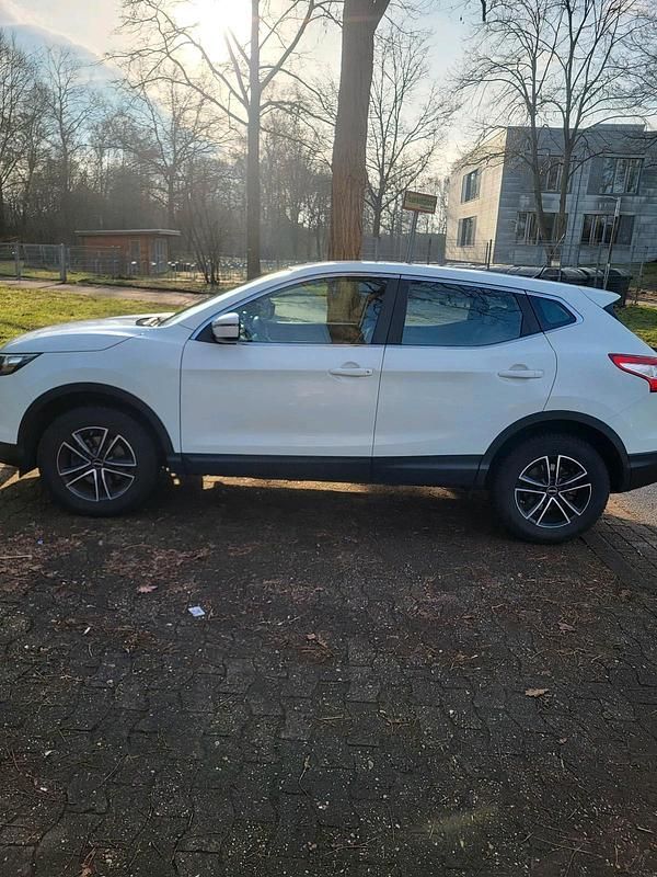 Weiß Gebraucht 2016 Nissan Qashqai SUV | 10.000 € - Bild 1/4