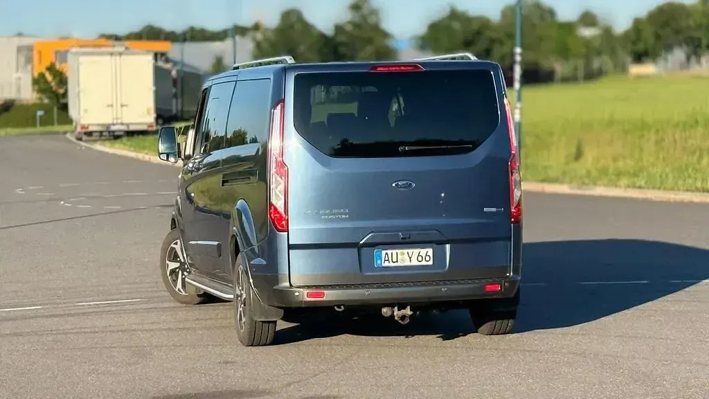 Gebraucht Ford Tourneo Active 185 PS (136 kW) 2021 Blau Van / Kleinbus