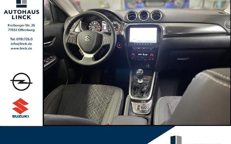 Schwarz Neu 2025 Suzuki Vitara Comfort+ SUV | 28.488 € (Fairer Preis) - Bild 1/4