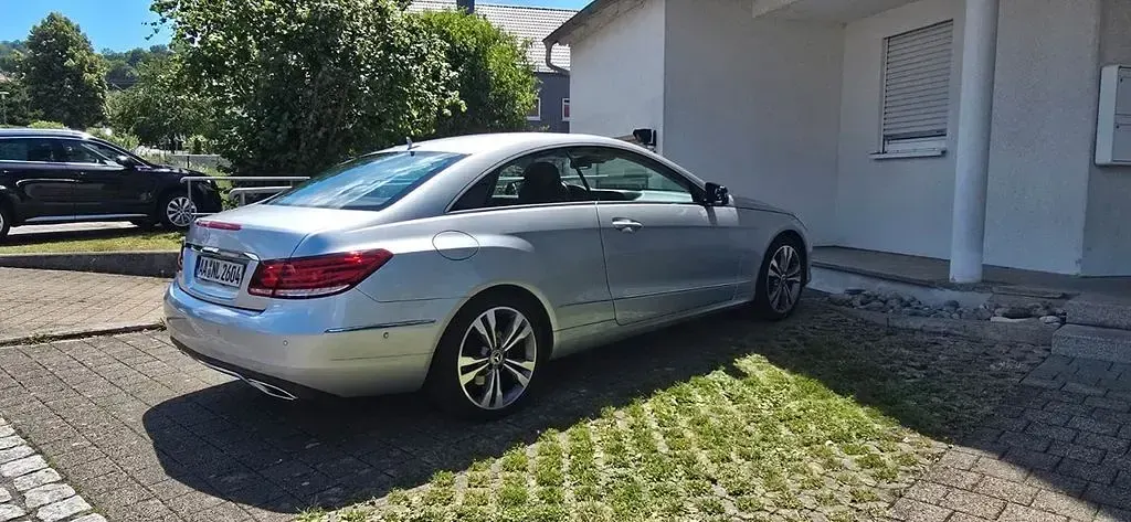 Gebraucht Mercedes E250 211 PS (155 kW) 2014 Silber Coupé