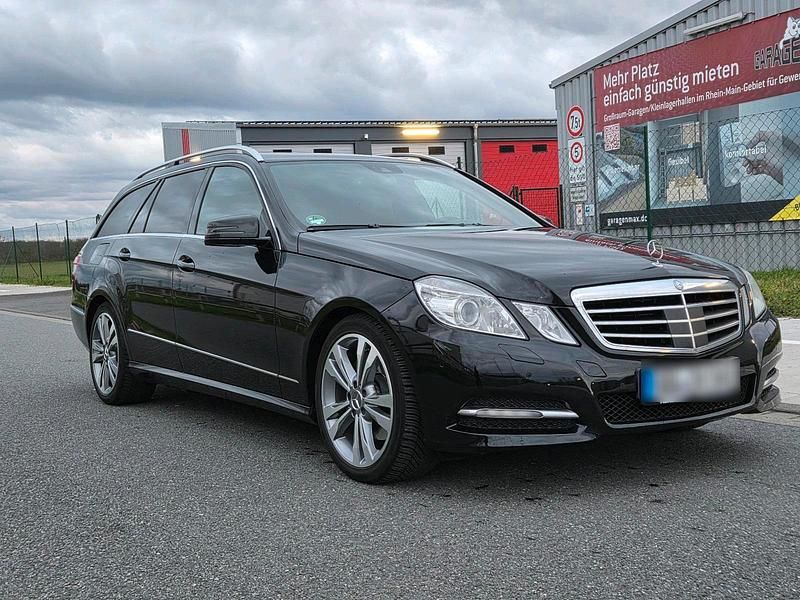 Gebraucht Mercedes E350 265 PS (194 kW) 2012 Schwarz Kombi