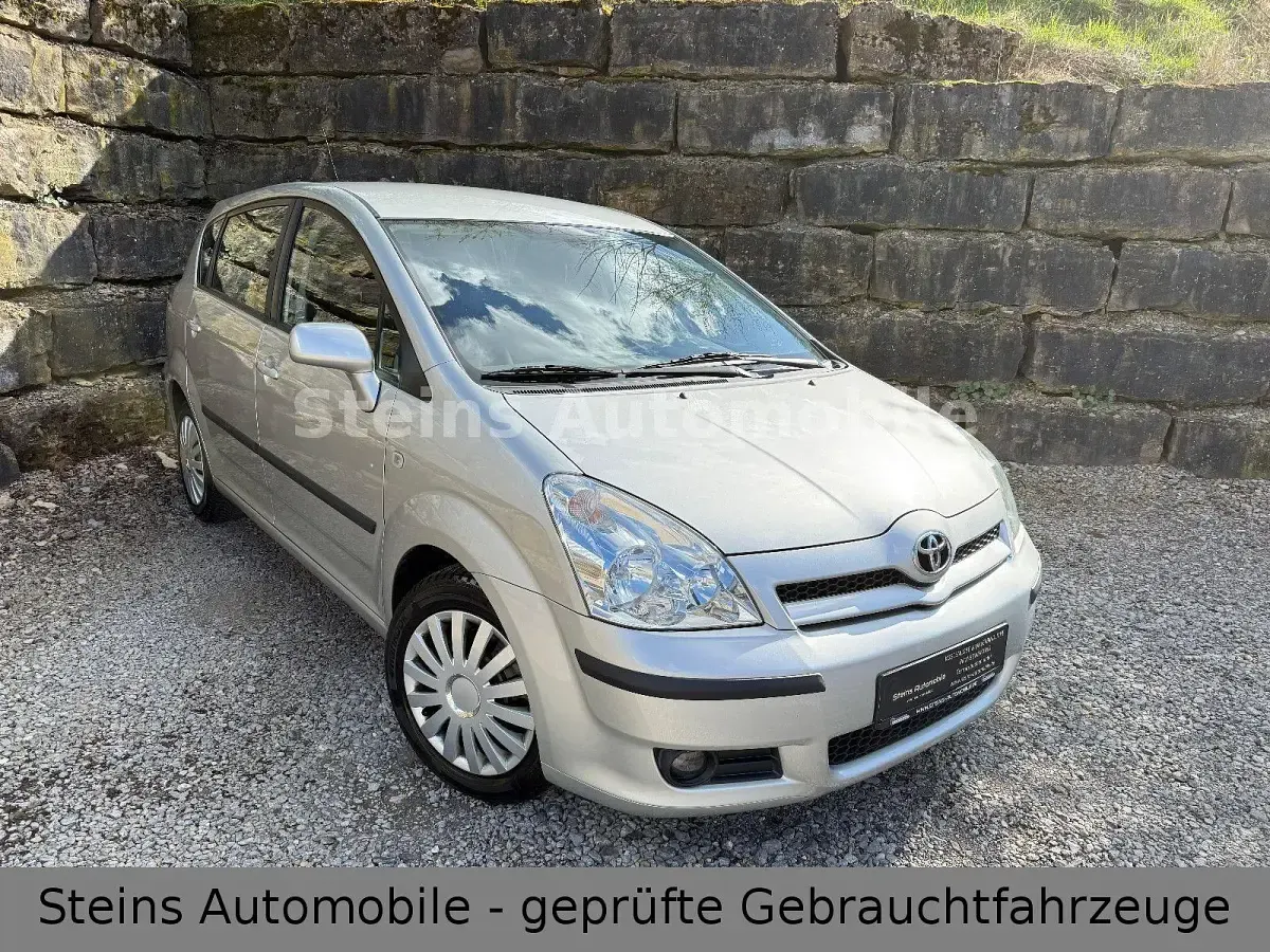 Gebraucht Toyota Corolla Verso 110 PS (80 kW) 2007 Silber Van / Kleinbus