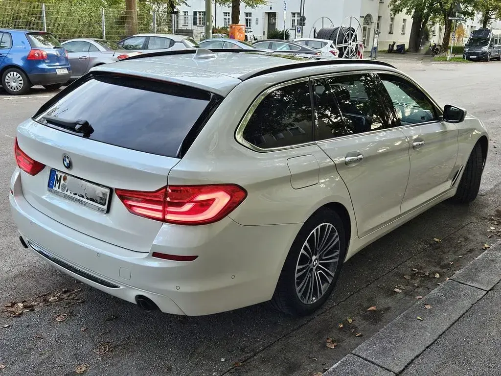 Gebraucht BMW 520 Sport Line 190 PS (139 kW) 2018 Weiß Kombi
