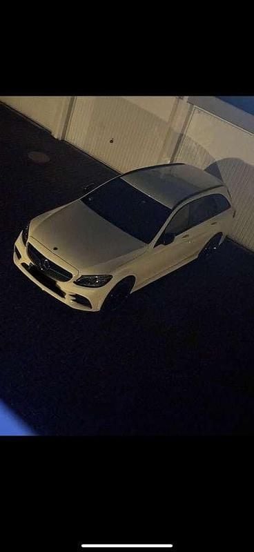 Weiß Gebraucht 2019 Mercedes C300 AMG Kombi | 26.500 € (Guter Preis) - Bild 1/4