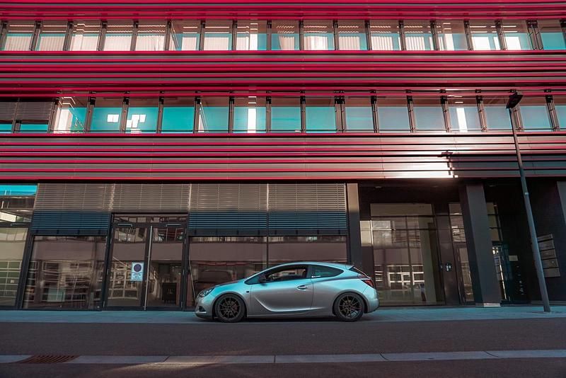 Gebraucht Opel Astra GTC 200 PS (147 kW) 2015 Silber Coupé