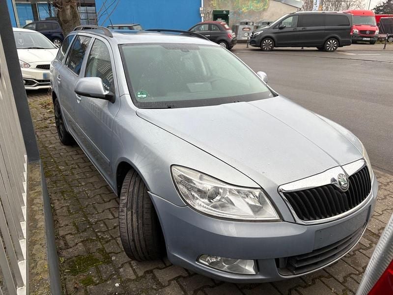 Gebraucht Skoda Octavia 160 PS (117 kW) 2009 Blau Kombi