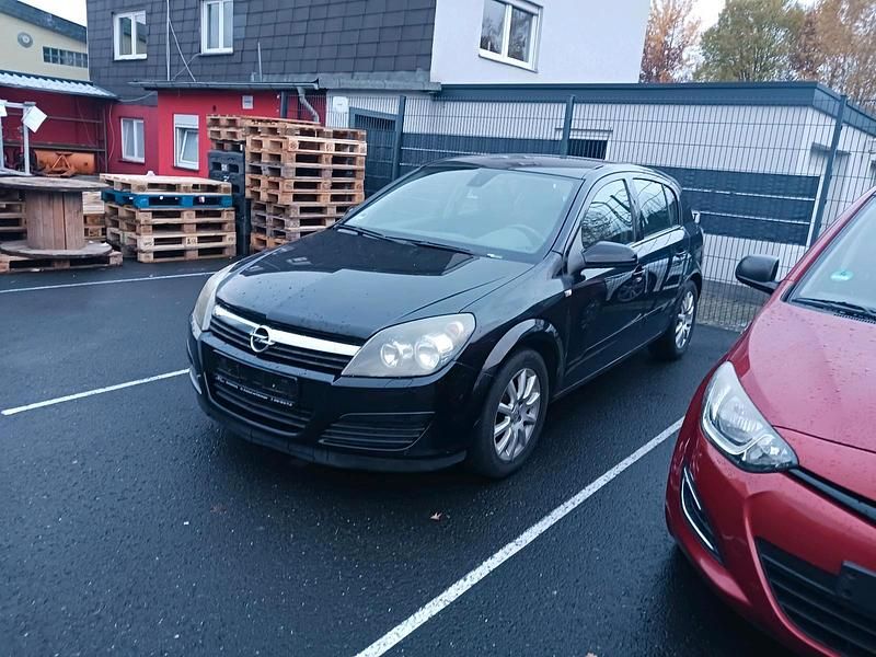 Schwarz Gebraucht 2005 Opel Astra Limousine | 2.200 € (Fairer Preis) - Bild 1/4
