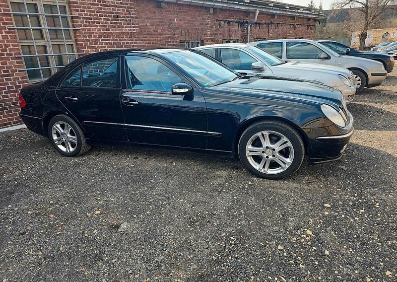 Gebraucht Mercedes E320 Avantgarde 224 PS (164 kW) 2005 Schwarz Limousine