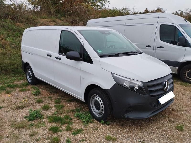 Weiß Neu 2025 Mercedes Vito Kombi | 22.999 € - Bild 1/4