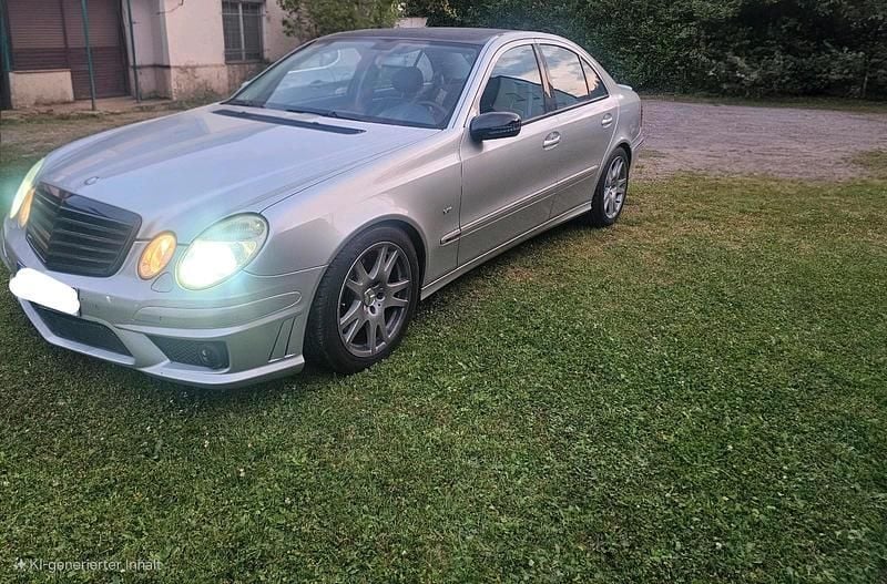 Silber Gebraucht 2005 Mercedes E500 AMG Limousine | 5.999 € (Superpreis) - Bild 1/4