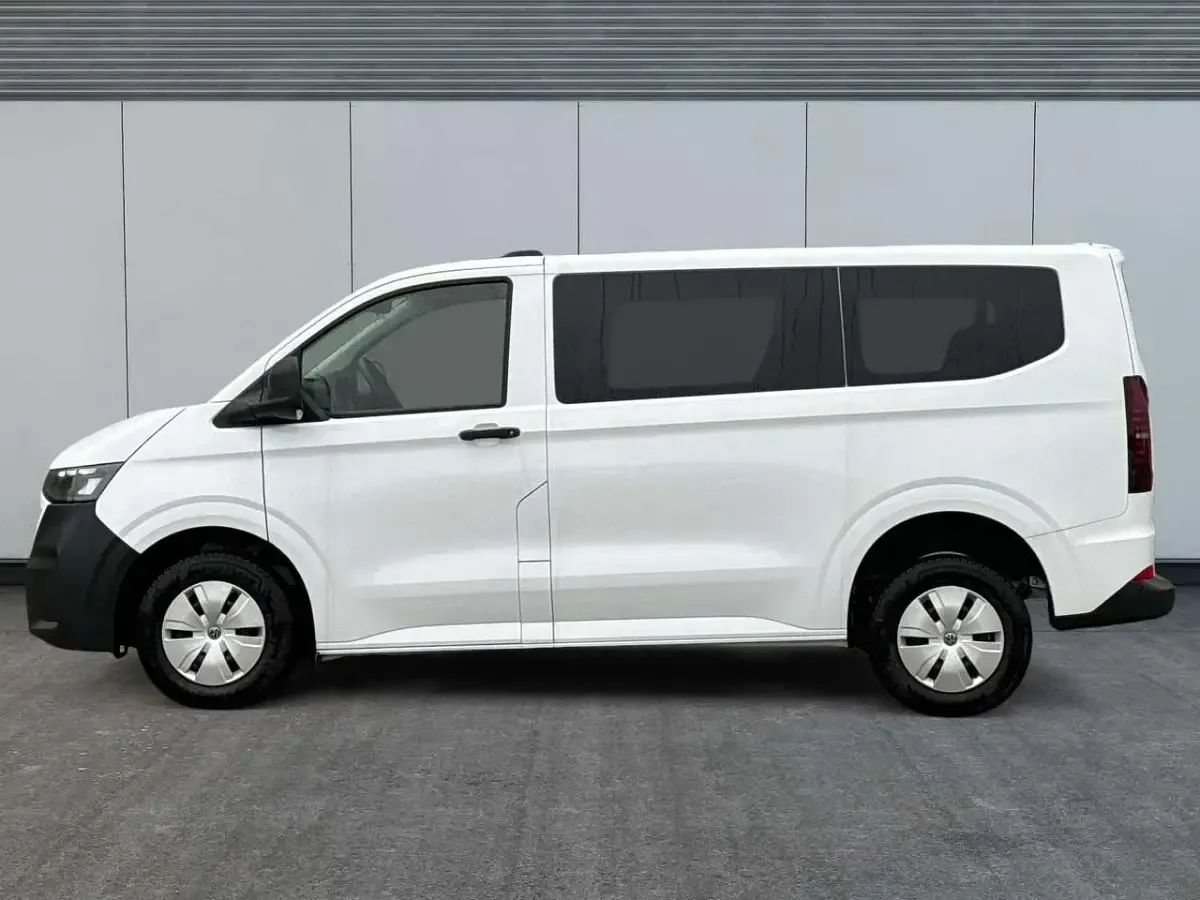 Neu VW Caravelle Basis 150 PS (110 kW) 2025 Clear white Van