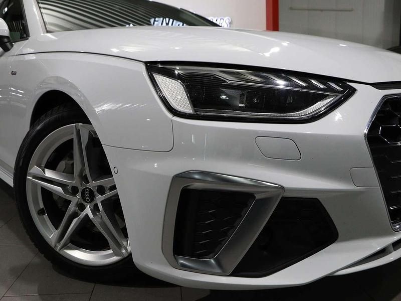 Gebraucht Audi A4 S-Line 204 PS (150 kW) 2023 Gletscherweissmetallic Limousine